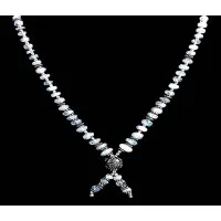 Colliers en métal et pierres de lune