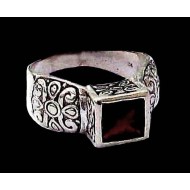 Indian silver jewellery - Indian Garnet Ring
