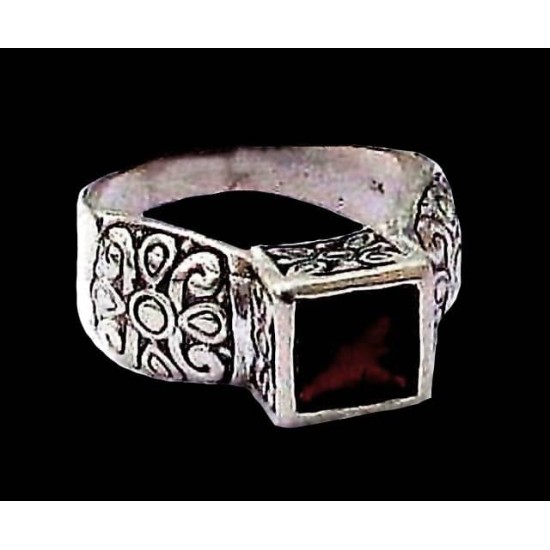 Indian silver jewellery - Indian Garnet Ring,Indian rings