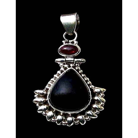 Indian silver jewellery - Indian Garnet Pendant,Indian pendants