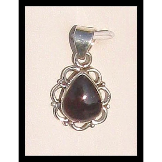 Indian silver jewellery - Indian Garnet Pendant,Indian pendants