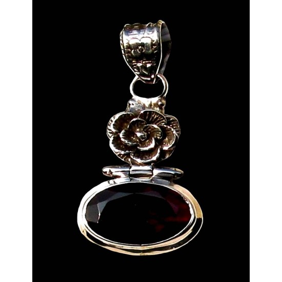 Indian silver jewellery - Indian Garnet Pendant,Indian pendants