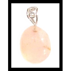 Pendentif métal (plaqué argent) et quartz rose naturel Pendentif métal (plaqué argent) et quartz rose naturel
