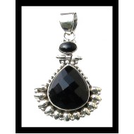 Handmade Indian pendant silver and natural onex