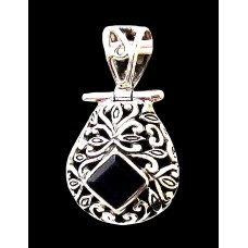 Indian Jewelry - Iolite Indian Pendant (Water Sapphire) Indian Jewelry - Iolite Indian Pendant (Water Sapphire)