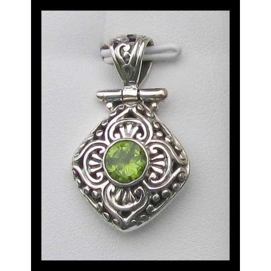 India silver jewellery - Indian Peridot Pendant,Indian Pendants